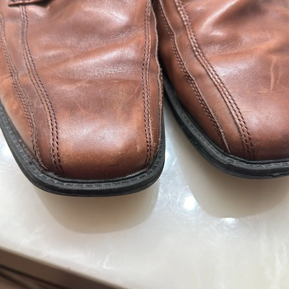 Dockers men’s leather oxford size 10.